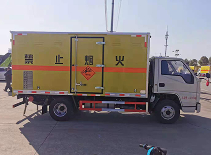 香河爆破器材运输车技术升级与安全合规新趋势